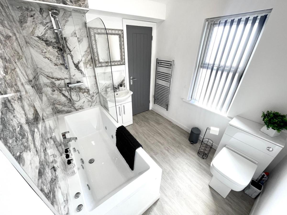 Apartment Osborne Luxury Hot Tub And Jacuzzi